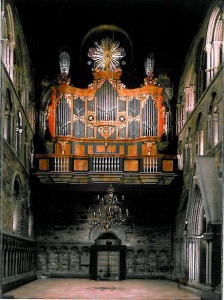 Easy to hide a few bills in there. Photo credit: www.trdevents.com