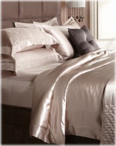 Silk bedding. www.grandes-marques.fr