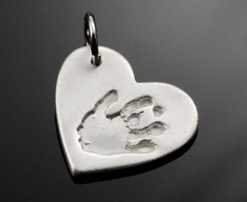 Sandra Quell handprint