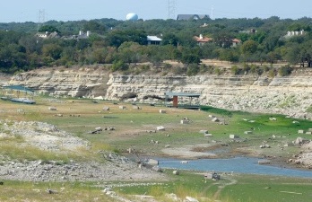 vacationing_dry_lake